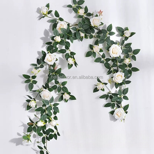 Guirlandes de roses artificielles en soie légères et réalistes pour la décoration murale intérieure et extérieure - Décoration pour la fête des mères et Noël - Product Image 2