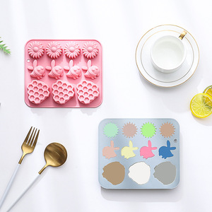 Honeycomb Bee Daisy Theme Silicone <b>Cake</b> <b>Molds</b> Food-Grade Reusable Cute Silicone Magnetic Chocolate, Candy & Ice DIY <b>Mold</b> - Product Image 4