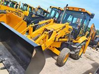 Chargeuse-pelleteuse JCB 3CX d'occasion du Royaume-Uni, 4 roues motrices, faible nombre d'heures de travail, en stock