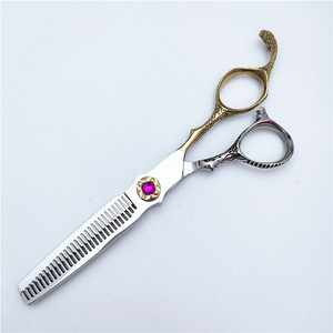 Tijeras de Entresacar Cabello Inoue Kagami R4-6 Pulgadas, Acero Inoxidable, Mango Dorado, Tijeras Profesionales de Barbero - Product Image 2