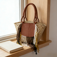 Sac en paille tressé fait main pour femme, style bohème, avec franges, patch en cuir, deux poignées, idéal pour la plage, les vacances et le shopping estival