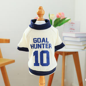 JXANRY Ventes directes Vêtements d'hiver pour chiens de compagnie Gilets d'experts en matière de notation de buts Impression de dessins animés pour le commerce extérieur du Nouvel An en polyester - Product Image 5