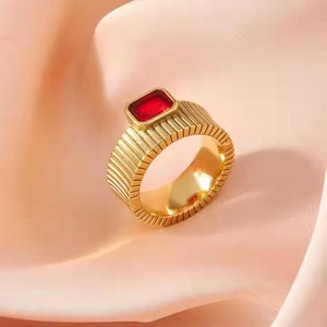 Bagues de mariage en zircon côtelé à motif vertical, avec pierres carrées roses, rouges et noires, étanches, pour bijoux de mode - Product Image 5