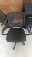 Chaise de bureau ergonomique Vantervi pivotante noire contemporaine de haute qualité avec soutien lombaire – Offre promotionnelle