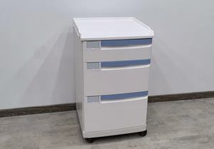 MT MEDICAL 医院家具 医用三抽屉床头柜 静音万向轮设计 医院病区储物柜 - Product Image 3
