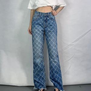 Nouveau design OEM – Jean floral pour femme – En stock – Pantalon en denim décontracté coupe skinny délavé - Product Image 5