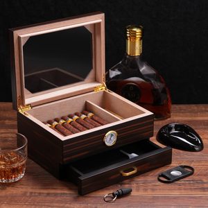 Humidor Rectangular de Cedro Lacado Hecho a Mano con Diseño Clásico, Sistema de Humidificación Fácil, Higrómetro Preciso, Portátil - Product Image 6