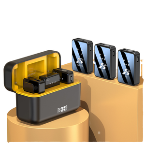 ไมโครโฟนไร้สายแบบพกพาสำหรับมืออาชีพ ขายส่ง 1 ตัวรับ 2 ตัวส่ง พร้อมกล่องชาร์จ ตัดเสียงรบกวน สำหรับการสัมภาษณ์และถ่ายทอดสด - Product Image 1