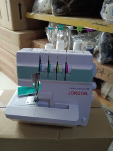 Machine à coudre avec 13 points de surjet de base, ourlet roulé facile, <span class=keywords><strong>bras</strong></span> <span class=keywords><strong>libre</strong></span> pour la couture circulaire, alimentation différentielle pour une couture parfaite - Product Image 2