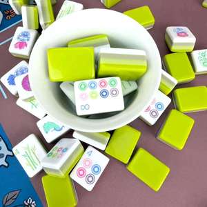 Juego de Fichas de Mahjong Americanas de Lujo en Acrílico Color Verde Manzana, Duraderas, Resistentes al Agua y Ecológicas, Regalo Entretenido - Product Image 4