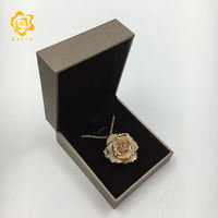 Collier en métal créatif avec fleur véritable trempée dans l'or rose, fleurs préservées, coffret cadeau, le meilleur cadeau pour les amoureux