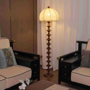 Lampadaire vintage français en bois massif 45 cm L 165 cm H avec source lumineuse LED et interrupteur pour hôtels et maisons d'hôtes - Product Image 2