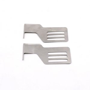 Nouvelles pièces de machine à coudre : Plaque de guidage en fer <span class=keywords><strong>pour</strong></span> ligne foncée avec <span class=keywords><strong>pied</strong></span> presseur - Product Image 1