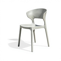 Chaises de salle à manger empilables style minimaliste multicolores en forme d'oreille d'éléphant, dossier en plastique, pour usage domestique et salle d'attente, vente en gros