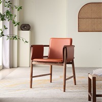 Chaise de salle à manger en bois de frêne massif avec dossier haut et accoudoirs, design moderne et minimaliste, importée, luxe léger, pour usage en restaurant