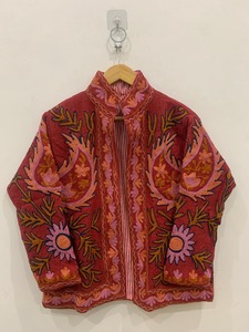 Veste en coton rouge TNT Suzani brodée à la main Vestes d'hiver Cadeau de demoiselle d'honneur Veste d'hiver TNT Vêtements pour femmes - Product Image 4