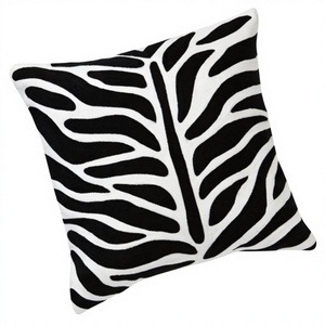 Lujo negro blanco lana hecho a mano Crewel bordado Cadena de lana cosida funda de cojín para sofá sala de estar producto de Venta caliente - Product Image 1