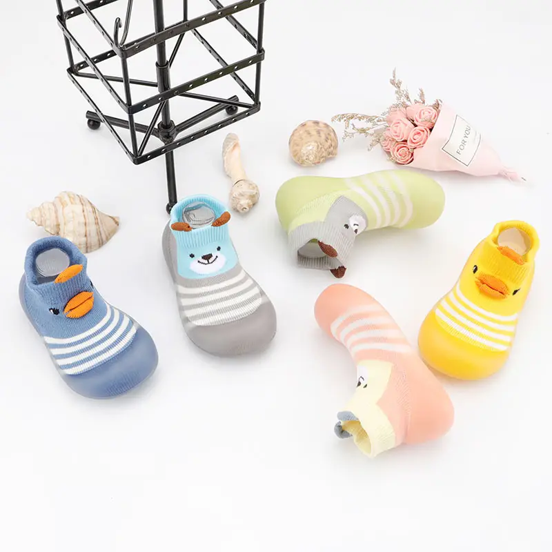 New all the world best selling animal patterns non-slip kids floor cotton comfortable rubber soft hole baby shoes socks