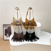Sac à main vintage en daim pour femmes, style bohème, avec franges et boucle en métal, sac à bandoulière pour femmes