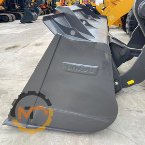 Chargeuse sur pneus Volvo L105, peinture d'origine, bon état, chargeuse sur pneus avant, poids 5t, capacité 3m3, Volvo L105 L180 d'occasion. - Product Image 3