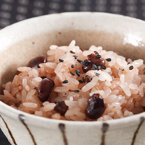 ข้าวถั่วแดงเซกิฮันของญี่ปุ่นพร้อมเครื่องปรุงรส - Product Image 1
