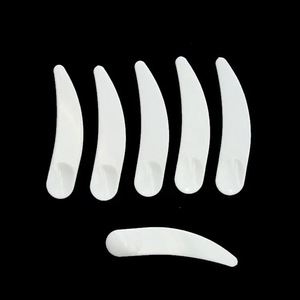 Spatole cosmetiche con cucchiaio in pp crema bianca instock a basso prezzo all'ingrosso con spatola in plastica con stampa di seta - Product Image 3