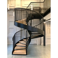 Escalier en colimaçon extérieur décoratif en fonte