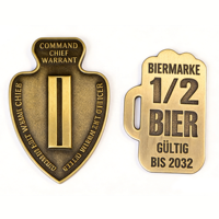 Épingles à revers personnalisées en bronze électroplaqué, badges en alliage de zinc de haute qualité, découpés à la presse, avec forme et logo sur mesure