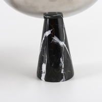 Plateau de service luxueux en métal noir et blanc et marbre pour la décoration de la chambre