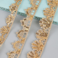 Vente en gros sur mesure Polyester Guipure paillettes dorées ruban de dentelle brodée pour robe vêtements de performance ethnique