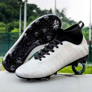 Zapatos de Fútbol Personalizados Ligeros y Cómodos para Hombre, Transpirables, Antideslizantes, con Tacos, para Skateboarding, Hechos a Pedido, Venta al Por Mayor - Product Image 4