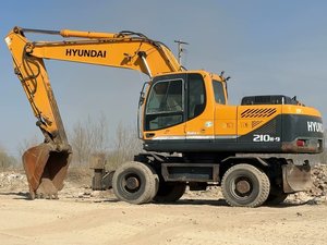 Excavadora de Ruedas Hyundai 210W-9T Usada, Motor Original Confiable, Maquinaria de Construcción Bien Mantenida Lista para Trabajar - Product Image 3