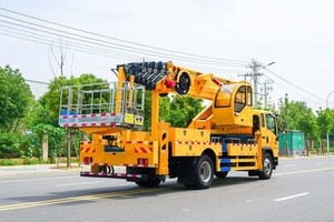 Camión <span class=keywords><strong>con</strong></span> Plataforma Elevadora Sinotruk HOWO <span class=keywords><strong>con</strong></span> Cabina y Espacio para Dormir, Pluma de 30-40m, para Construcción y Limpieza de Edificios - Product Image 2