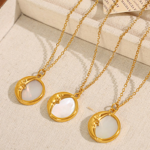 Collar de acero inoxidable chapado en oro de 18 quilates estilo Ins con colgante de luna de nácar blanco para mujer, joyería de regalo. - Product Image 1