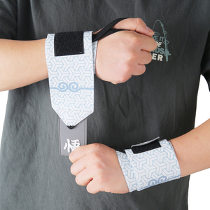 แผ่นรองข้อมือยกน้ำหนักแบบมีโลโก้สั่งทำได้ ระบายอากาศได้ดี สำหรับออกกำลังกาย ครอสฟิต ยิม เดดลิฟท์ พร้อมสายรัดข้อมือ - Product Image 5