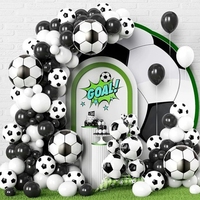 Kit de guirlande de ballons de football noir et blanc, arche de ballons en aluminium à motif de football pour la décoration de fête sur le thème du sport pour les anniversaires des garçons