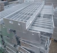 Marches et grilles en acier galvanisé industriel pour bâtiments modulaires - Durables et écologiques