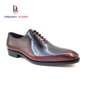 Chaussures en cuir véritable faites à la main, design bicolore, confort léger pour l'automne, pour occasions décontractées ou professionnelles, texture de haute qualité - Product Image 1