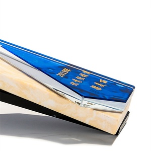 Trofeo de Cristal de Golf con Forma de Mujer Negra, Hermoso Premio de Caballo, Hecho en China para Competición Deportiva, Tallado, 1 Pieza, Arte Popular - Product Image 3