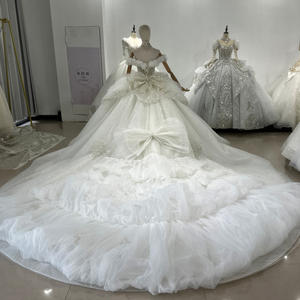 Современное свадебное платье с открытыми плечами - Product Image 5