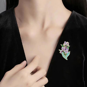 Broche de Metal con Diseño de Ángel y Fruta, en Forma de Flor, Chapado en Níquel Negro con Aleación de Zinc, Personalizable, para Ropa de Mujer y Estudiantes - Product Image 4