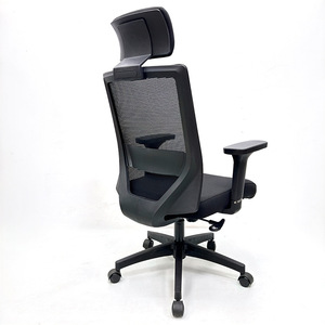 Cómoda silla de oficina ejecutiva negra con reposabrazos recto Silla de respaldo alto de oficina con ruedas en color negro de lujo - Product Image 4