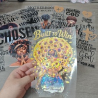 Vinilos Decorativos Holográficos Dorados A5 para Tazas, Cuadernos y Más, con Diseño de Chica Afro, Fe y Oración, Impresión de Logotipo Personalizado, Venta al Por Mayor