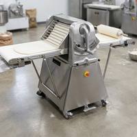 Machine à pâte feuilletée commerciale en acier inoxydable avec rouleaux pliants pour la production de croissants et de pâtisseries danoises