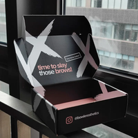 Boîtes d'expédition en carton ondulé personnalisées pour vêtements, cosmétiques et emballages postaux, fabriquées par un fabricant OEM.