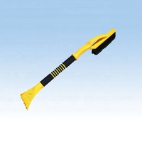 Brosse à neige tendance avec grattoir à glace