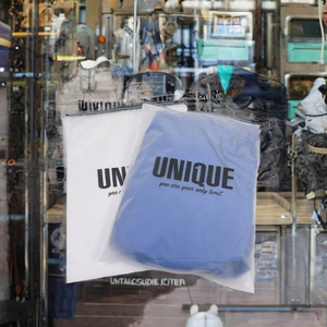 บรรจุภัณฑ์เสื้อผ้าแบบซิปล็อค PVC ย่อยสลายได้ตามสั่ง สำหรับเสื้อยืด ถุงพลาสติก PE แบบขุ่น พิมพ์โลโก้สำหรับรองเท้า - Product Image 2