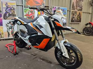 Motocicleta <span class=keywords><strong>Duke</strong></span> 250 Usada con Embrague Deslizante Incluido - Product Image 2