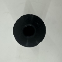 Paire inférieure de supports de radiateur en caoutchouc - Nissan Patrol Y61 GU XC.HJ.262