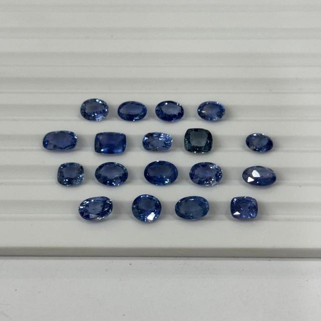 14 Pcs Natural Multicolor Sapphire Gemstone Lot, Oval Cut 7x5mm, Certified, Loose